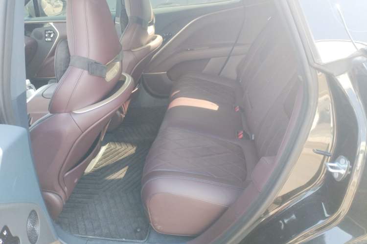 Used Avatr 11 2025 Ultra Extended-Range Edition Left Rear Seat