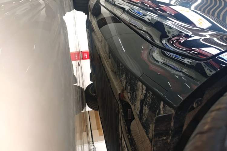 Used Avatr 11 2025 Ultra Extended-Range Edition Left Side Sill