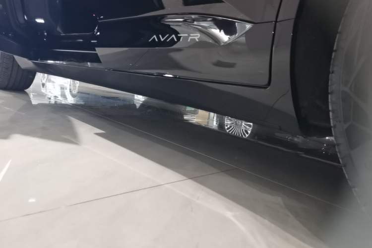 Used Avatr 11 2025 Max All-Electric Four-Wheel Drive Left Side Sill