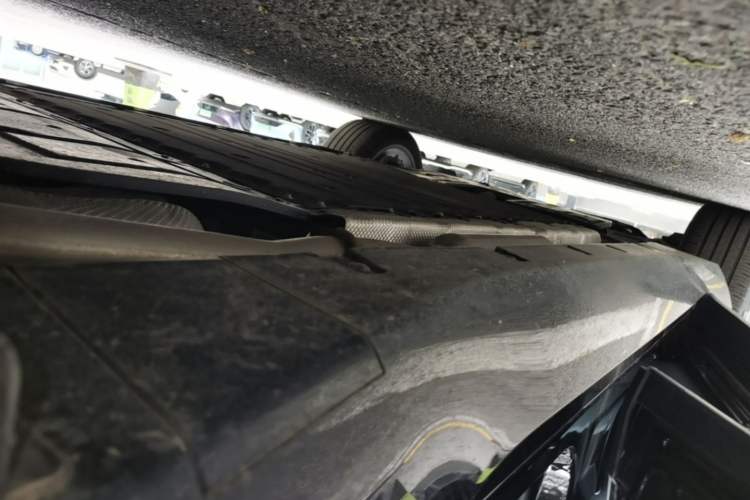 Used Avatr 11 2025 Ultra Extended-Range Edition Left Side Sill