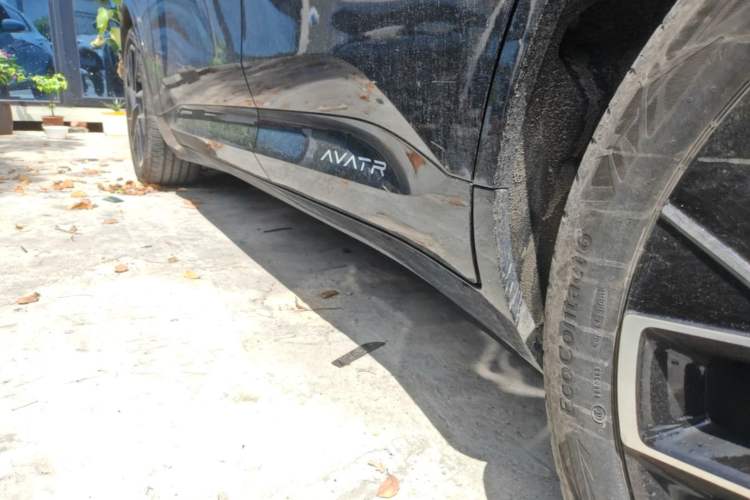 Used Avatr 11 2025 Ultra Extended-Range Edition Left Side Sill