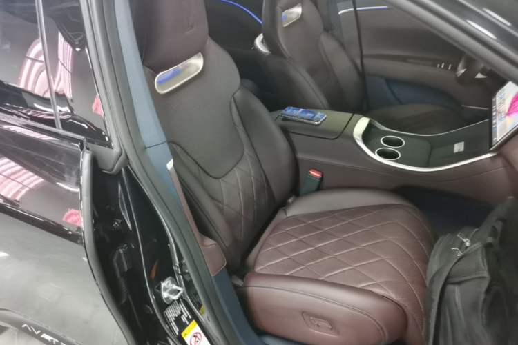 Used Avatr 11 2025 Ultra Extended-Range Edition Right Front Seat