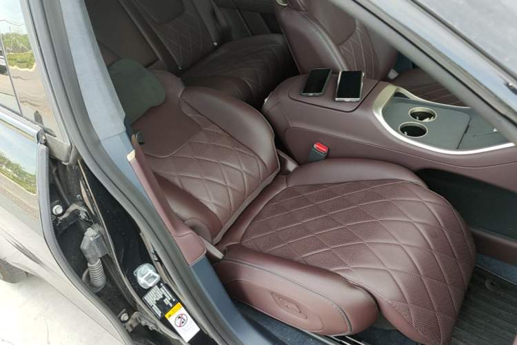Used Avatr 11 2025 Year Updated Max Extended-Range Version Right Front Seat