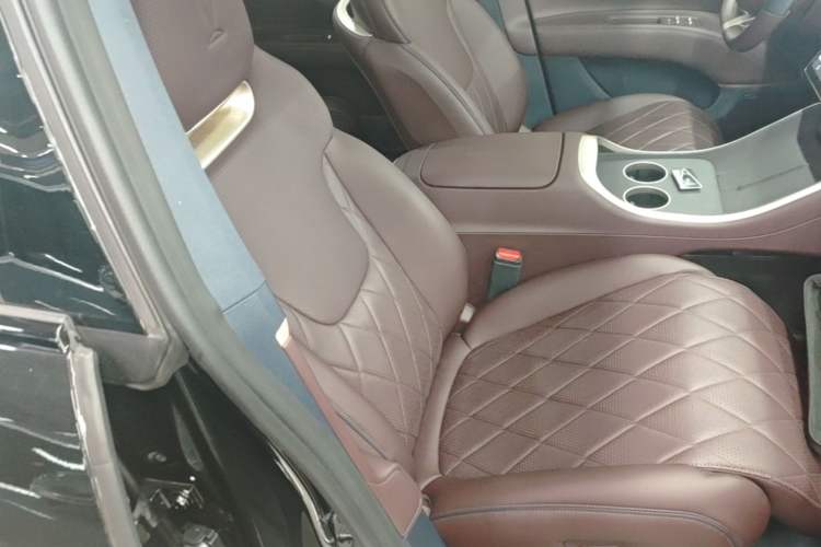 Used Avatr 11 2025 Ultra Extended-Range Edition Right Front Seat