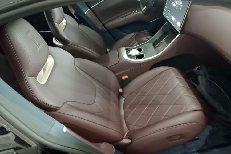 Used Avatr 11 2025 Max Extended-Range Edition Right Front Seat