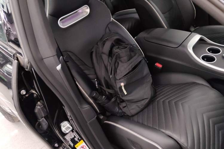 Used Avatr 11 2025 Ultra Extended-Range Edition Right Front Seat