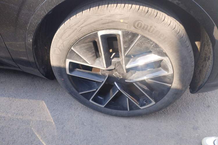 Used Avatr 11 2025 Ultra Extended-Range Edition Right Front Wheel Hub