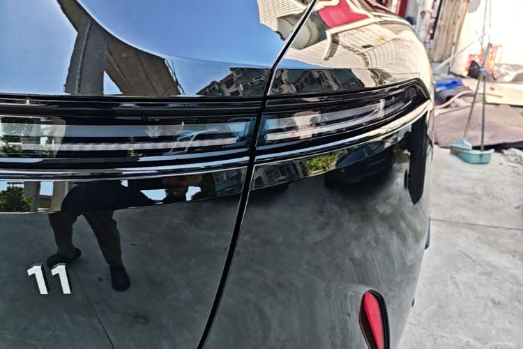 Used Avatr 11 2025 Ultra Extended-Range Edition Right Rear Taillight