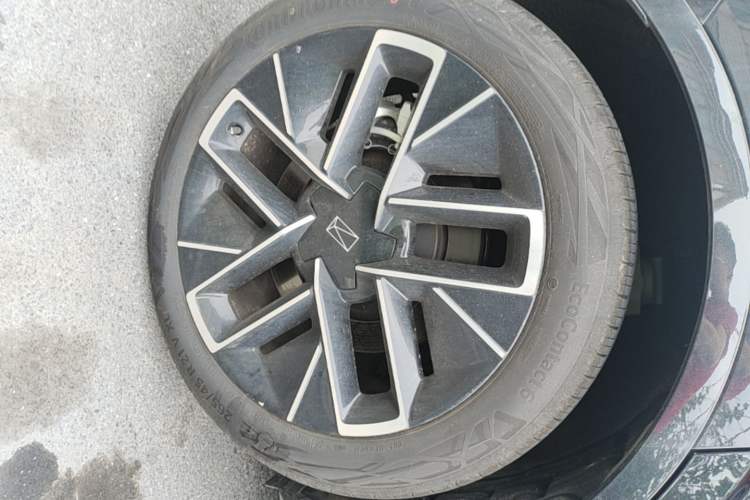 Used Avatr 11 2025 Year Updated Max Extended-Range Version Right Rear Wheel Hub