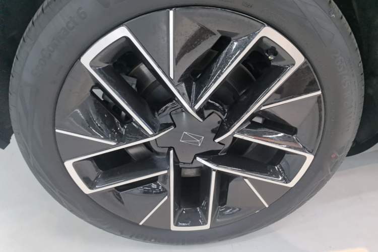 Used Avatr 11 2025 Max All-Electric Four-Wheel Drive Right Rear Wheel Hub