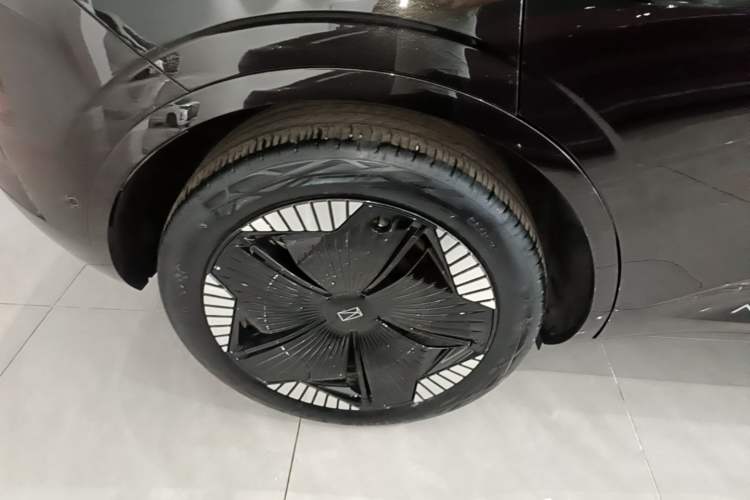 Used Avatr 11 2025 Max Extended-Range Edition Right Rear Wheel Hub