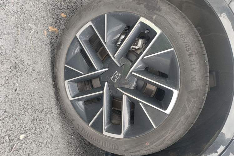 Used Avatr 11 2025 Year Updated Max Extended-Range Version Right Rear Wheel Hub