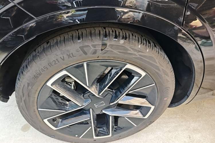Used Avatr 11 2025 Ultra Extended-Range Edition Right Rear Wheel Hub