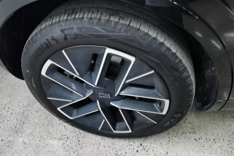 Used Avatr 11 2025 Ultra Extended-Range Edition Right Rear Wheel Hub