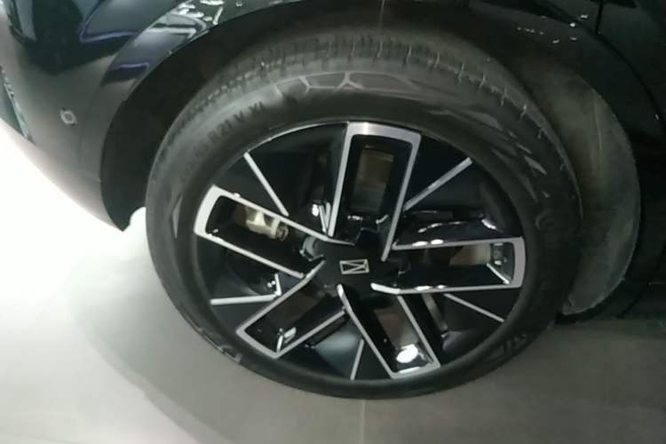 Used Avatr 11 2025 Max All-Electric Four-Wheel Drive Right Rear Wheel Hub