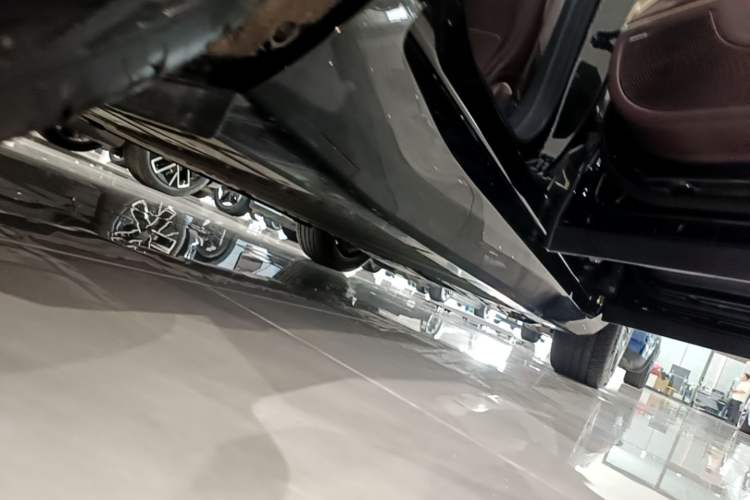 Used Avatr 11 2025 Max Extended-Range Edition Right Side Sill