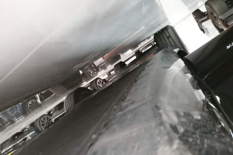 Used Avatr 11 2025 Ultra Extended-Range Edition Right Side Sill