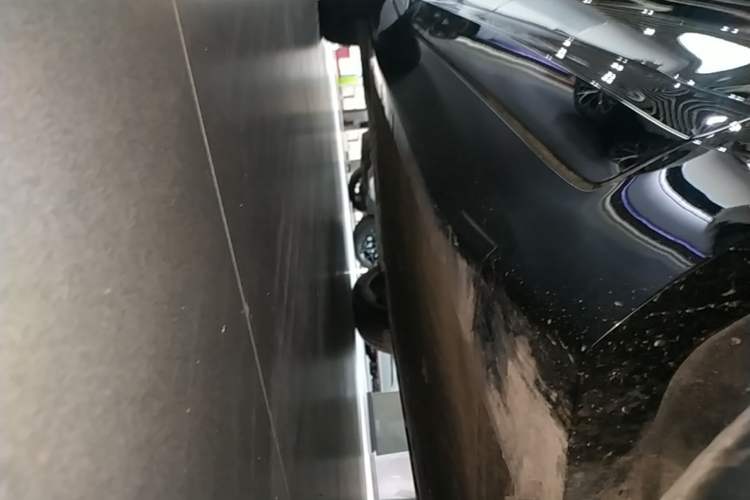 Used Avatr 11 2025 Max All-Electric Four-Wheel Drive Right Side Sill