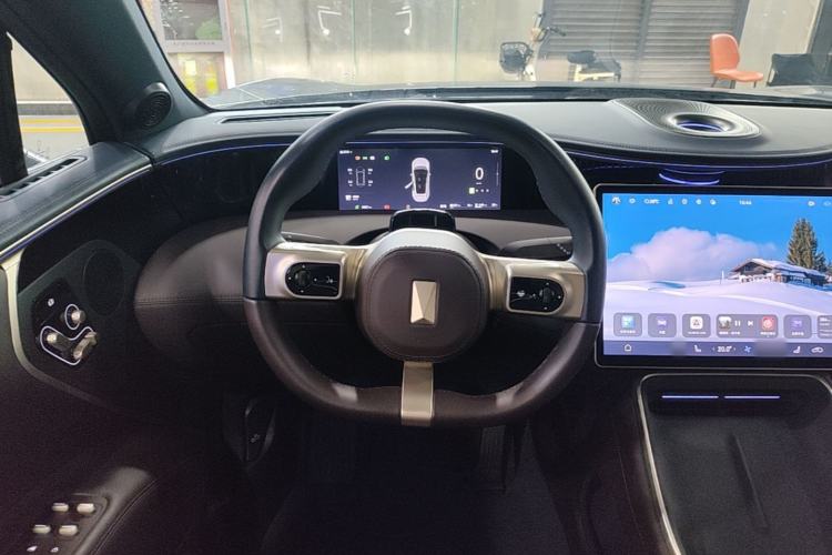 Used Avatr 11 2025 Ultra Extended-Range Edition Steering Wheel