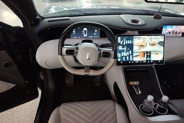 Used Avatr 11 2025 Year Updated Max Extended-Range Version Steering Wheel