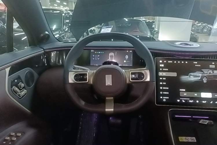 Used Avatr 11 2025 Year Updated Max Extended-Range Version Steering Wheel