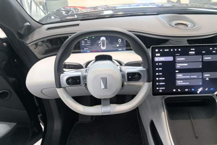 Used Avatr 11 2025 Max All-Electric Four-Wheel Drive Steering Wheel