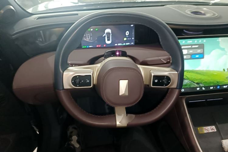 Used Avatr 11 2025 Max Extended-Range Edition Steering Wheel