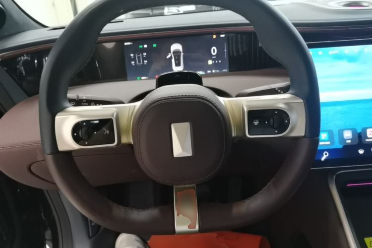 Used Avatr 11 2025 Year Updated Max Extended-Range Version Steering Wheel