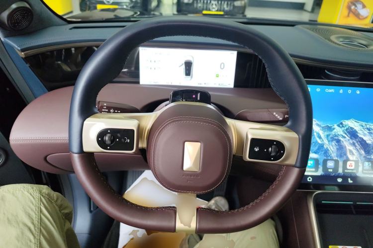 Used Avatr 11 2025 Year Updated Max Extended-Range Version Steering Wheel