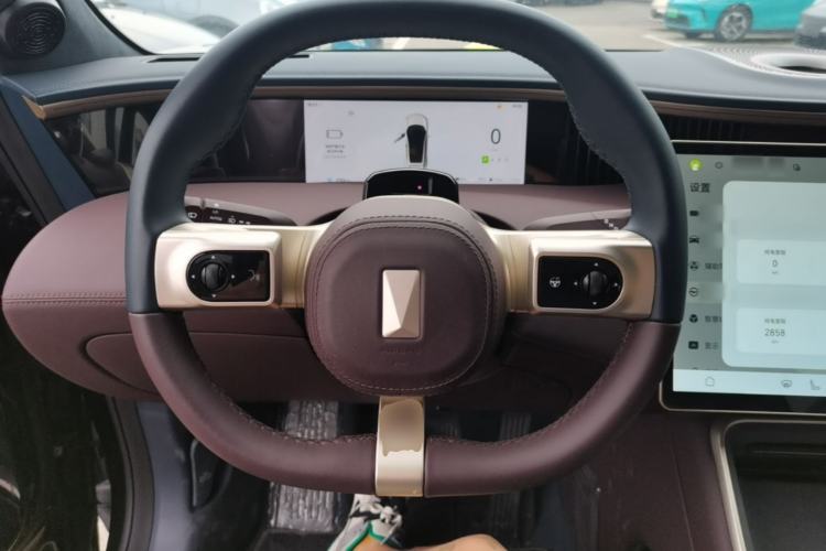 Used Avatr 11 2025 Year Updated Max Extended-Range Version Steering Wheel