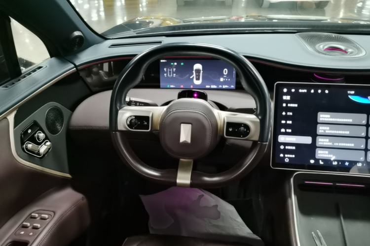 Used Avatr 11 2025 Ultra Extended-Range Edition Steering Wheel