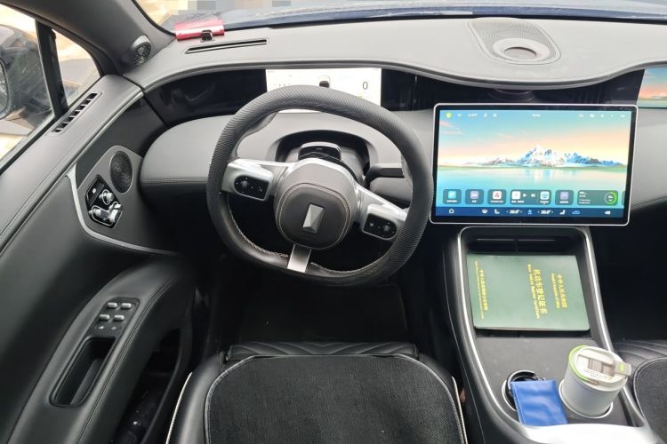 Used Avatr 11 2025 Ultra Extended-Range Edition Steering Wheel