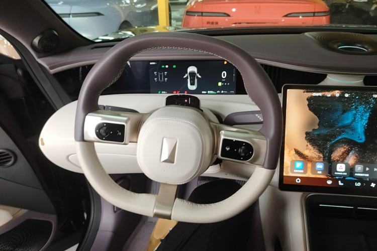 Used Avatr 11 2025 Year Updated Max Extended-Range Version Steering Wheel