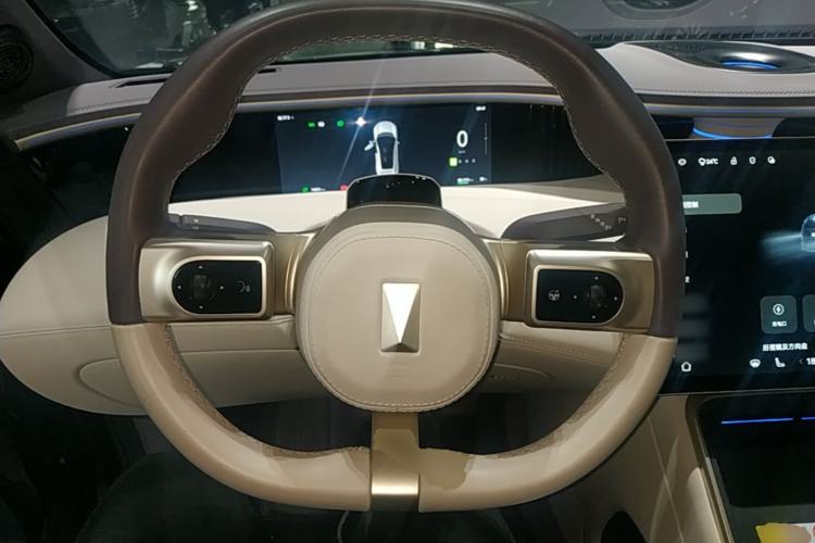 Used Avatr 11 2025 Max All-Electric Four-Wheel Drive Steering Wheel