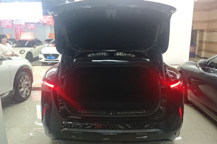 Used Avatr 11 2025 Ultra Extended-Range Edition Trunk