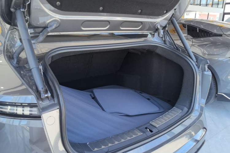 Used Avatr 11 2025 Year Updated Max Extended-Range Version Trunk