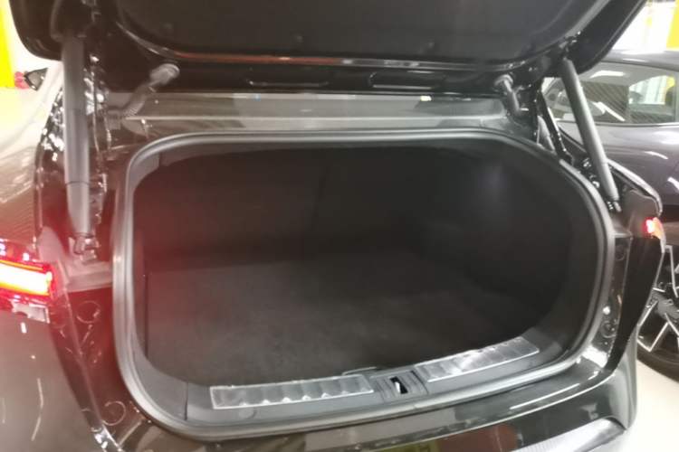 Used Avatr 11 2025 Ultra Extended-Range Edition Trunk