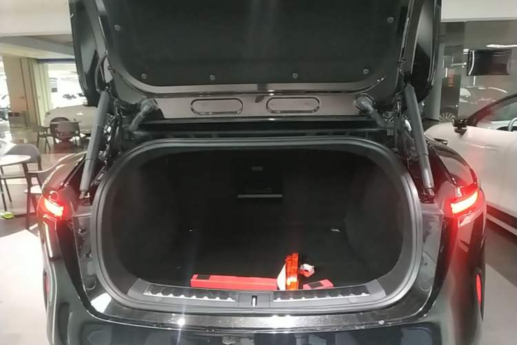 Used Avatr 11 2025 Max All-Electric Four-Wheel Drive Trunk