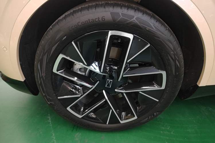 Used Avatr 11 2025 Max Extended-Range Edition Left Front Wheel Hub
