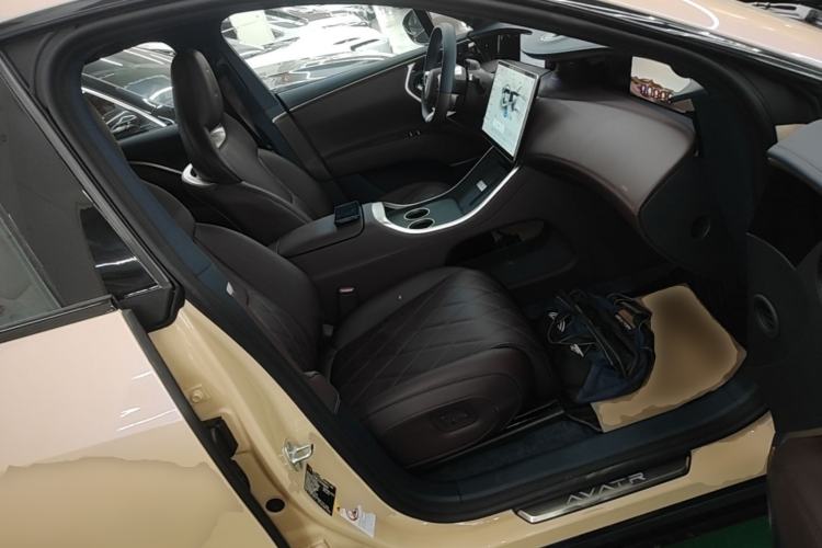 Used Avatr 11 2025 Max Extended-Range Edition Right Front Seat