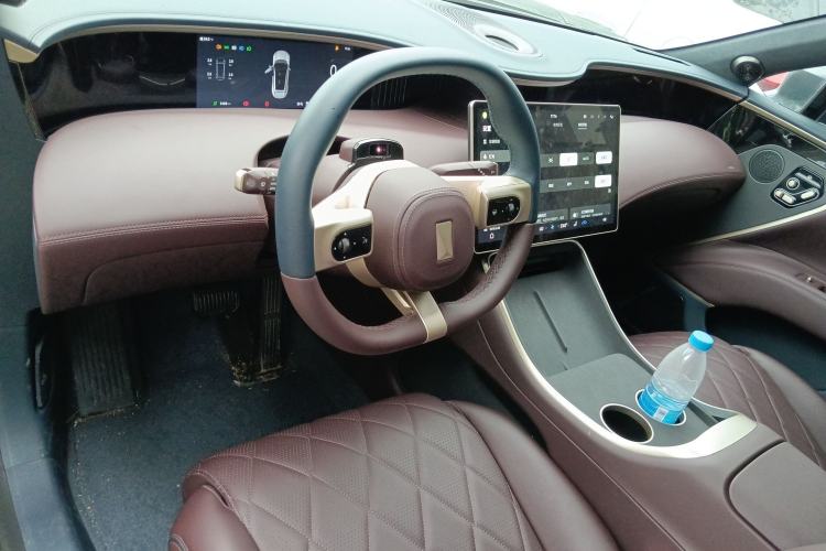 Used Avatr 11 2025 Year Updated Max Extended-Range Version Center Console