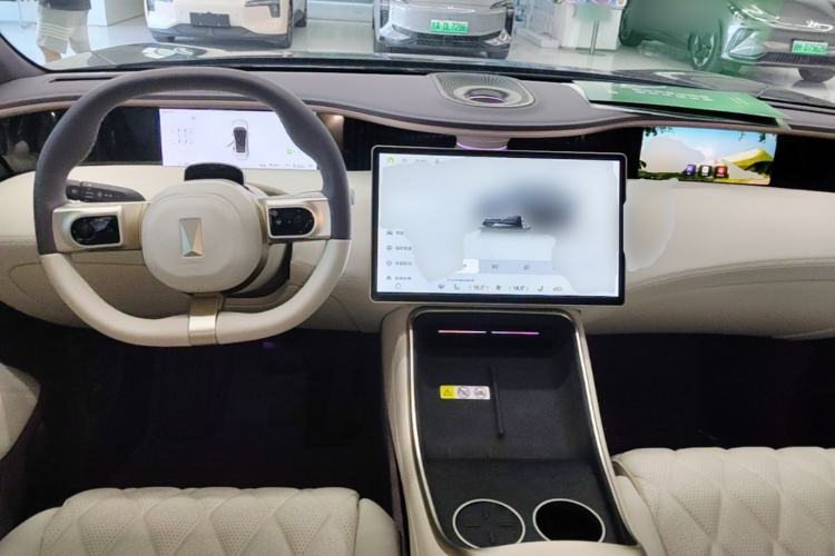 Used Avatr 11 2025 Year Updated Max Extended-Range Version Center Console