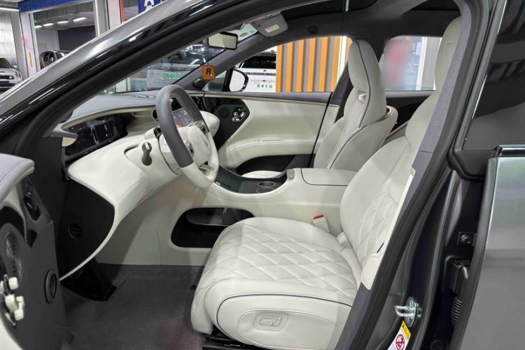 Used Avatr 11 2025 Night Rider Edition Interior 1