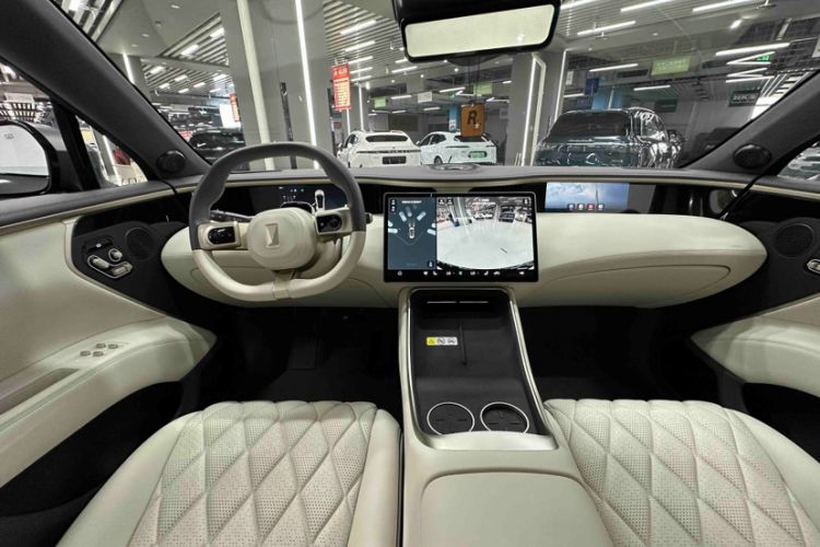 Used Avatr 11 2025 Night Rider Edition Interior 4