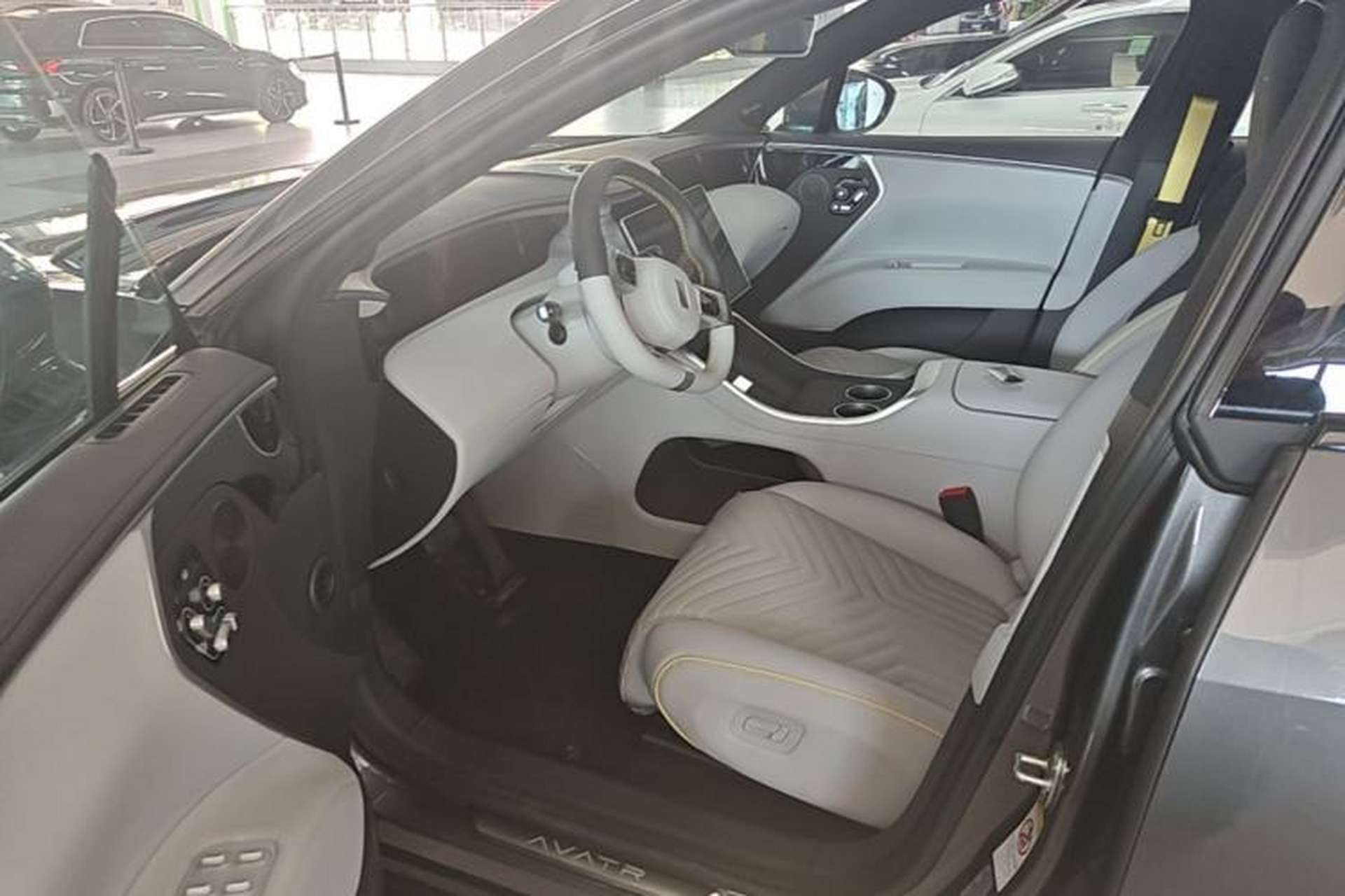 Used Avatr 11 2025 Ultra Extended-Range Edition Left Front Seat