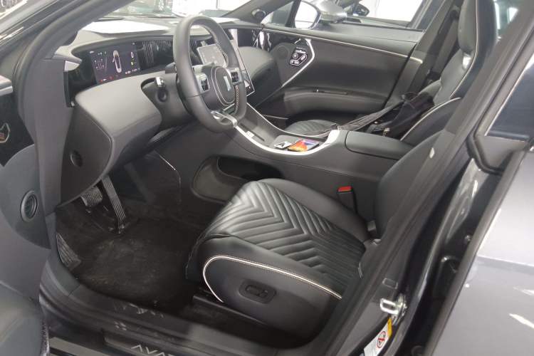 Used Avatr 11 2025 Ultra Extended-Range Edition Left Front Seat