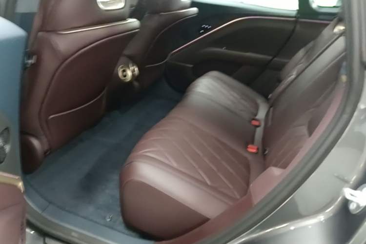 Used Avatr 11 2025 Max All-Electric Four-Wheel Drive Left Rear Seat
