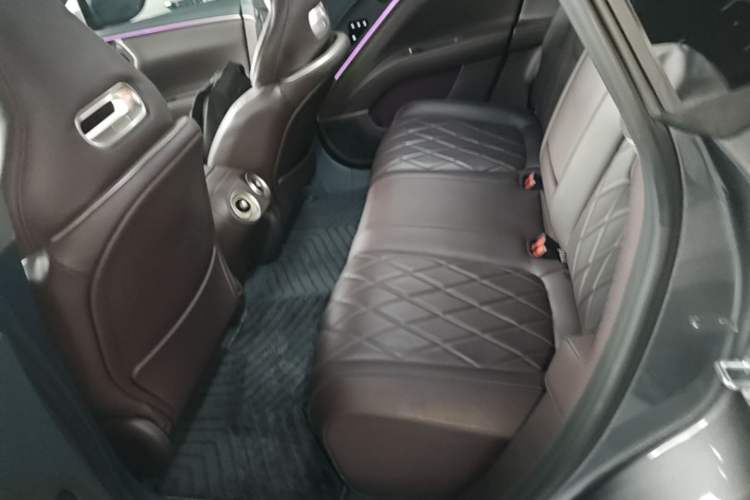 Used Avatr 11 2025 Year Updated Max Extended-Range Version Left Rear Seat