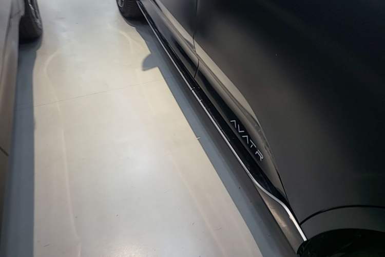 Used Avatr 11 2025 Night Rider Edition Left Side Sill