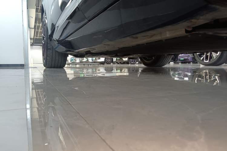 Used Avatr 11 2025 Ultra Extended-Range Edition Left Side Sill
